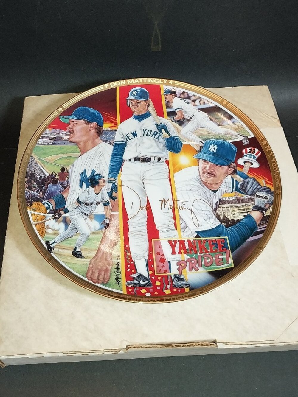 1990 YANKEE PRIDE Don Mattingly 10.25" Collector Plate with COA #764/3500